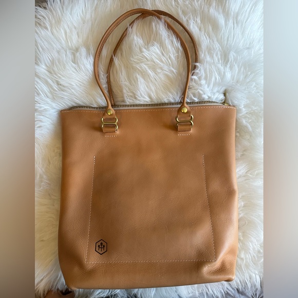 Hustle and Hide | NATURAL UNDYED LEATHER TOTE - Picture 3 of 5
